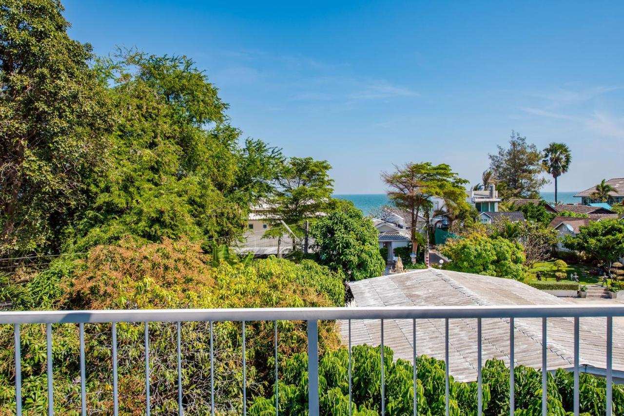 Baan Kangmung Hua Hin On The Beach Exterior photo
