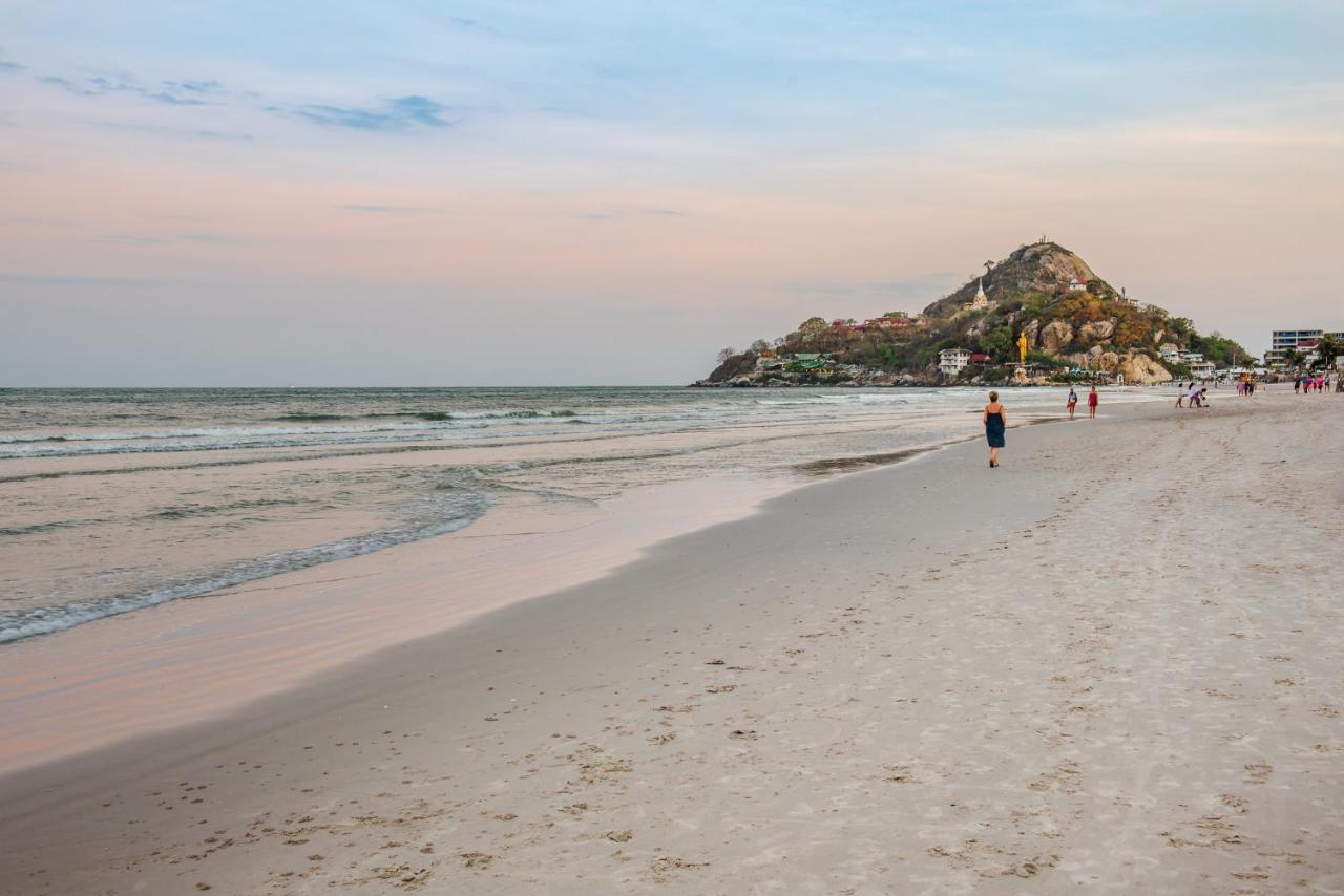 Baan Kangmung Hua Hin On The Beach Exterior photo