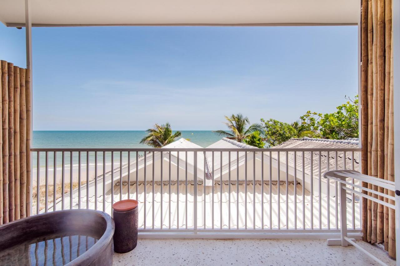 Baan Kangmung Hua Hin On The Beach Exterior photo