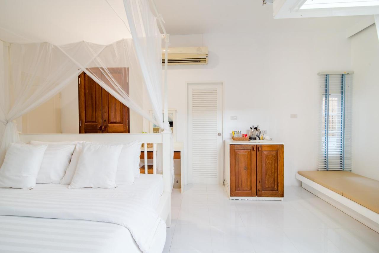 Baan Kangmung Hua Hin On The Beach Exterior photo