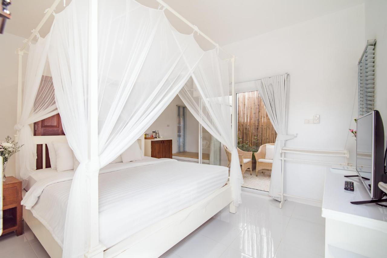 Baan Kangmung Hua Hin On The Beach Exterior photo